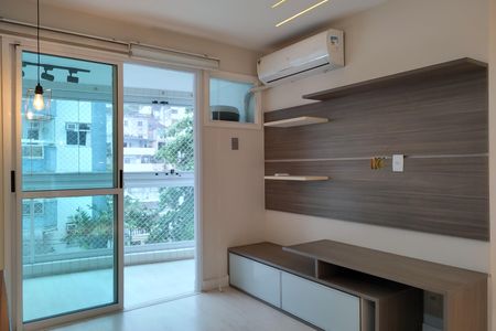 Apartamento à venda com 62m², 2 quartos e 1 vaga Apartamento à venda com 62m², 2 quartos e 1 vagaSala