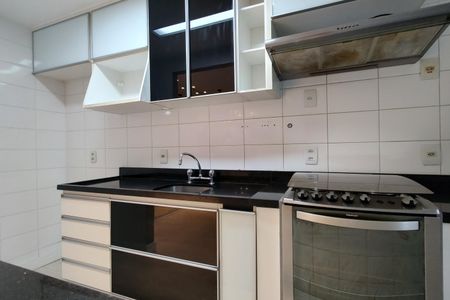 Apartamento à venda com 62m², 2 quartos e 1 vaga Apartamento à venda com 62m², 2 quartos e 1 vagaCozinha - Armários