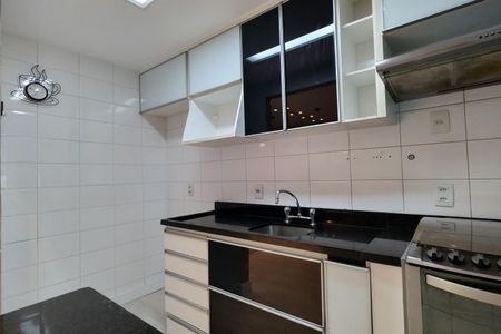 Apartamento à venda com 62m², 2 quartos e 1 vaga Apartamento à venda com 62m², 2 quartos e 1 vagaCozinha - Armários