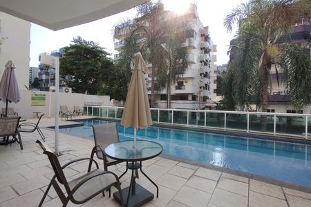 Apartamento à venda com 62m², 2 quartos e 1 vaga Apartamento à venda com 62m², 2 quartos e 1 vagaÁrea comum - Piscina