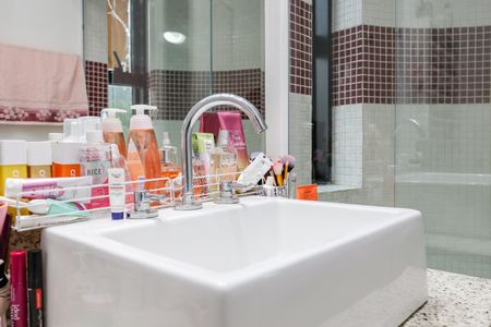 Apartamento à venda com 125m², 3 quartos e 3 vagasBanheiro da Suíte 2