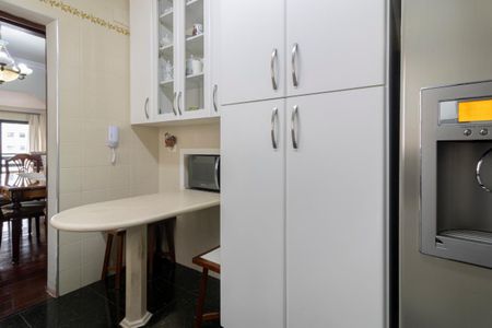 Apartamento à venda com 220m², 4 quartos e 2 vagasCozinha