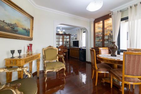 Apartamento à venda com 220m², 4 quartos e 2 vagasSala