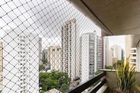 Apartamento à venda com 220m², 4 quartos e 2 vagasVaranda