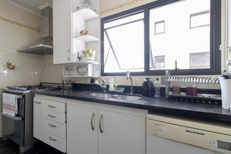 Apartamento à venda com 220m², 4 quartos e 2 vagasCozinha