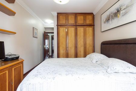 Apartamento à venda com 220m², 4 quartos e 2 vagasQuarto Suíte 2