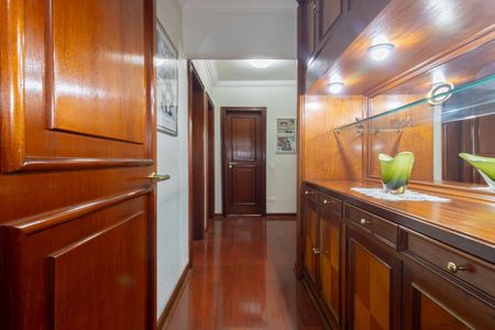 Apartamento à venda com 220m², 4 quartos e 2 vagasCorredor