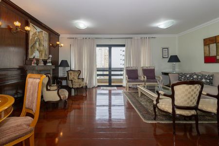 Apartamento à venda com 220m², 4 quartos e 2 vagasSala