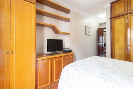 Apartamento à venda com 220m², 4 quartos e 2 vagasQuarto Suíte 2