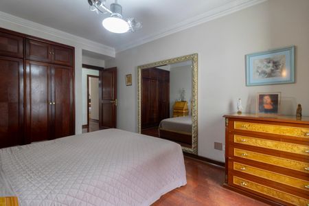 Apartamento à venda com 220m², 4 quartos e 2 vagasQuarto Suíte 1