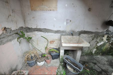 Casa à venda com 56m², 3 quartos e 1 vagaÁrea de Serviço