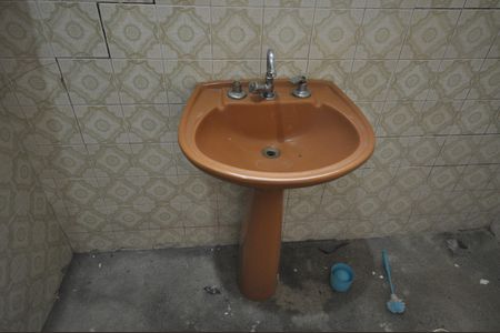 Casa à venda com 56m², 3 quartos e 1 vagaBanheiro