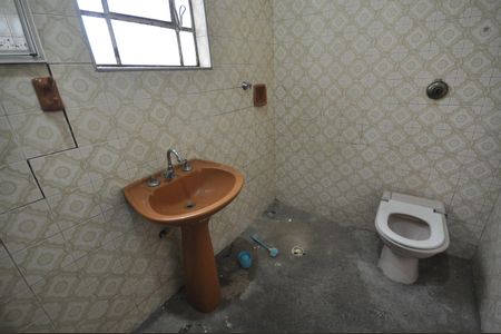 Casa à venda com 56m², 3 quartos e 1 vagaBanheiro