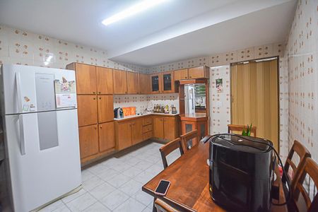 Casa à venda com 140m², 3 quartos e 2 vagasCozinha
