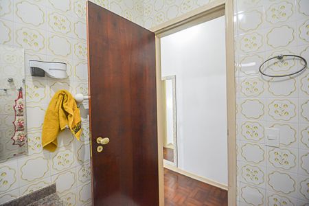 Casa à venda com 140m², 3 quartos e 2 vagasBanheiro