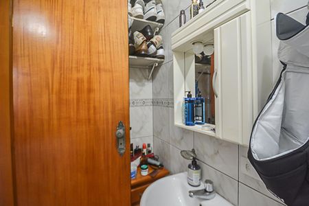 Casa à venda com 140m², 3 quartos e 2 vagasBanheiro da Suíte