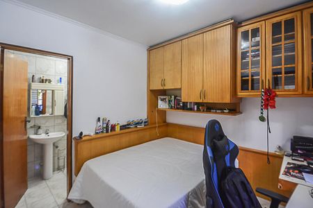 Casa à venda com 140m², 3 quartos e 2 vagasQuarto Suíte