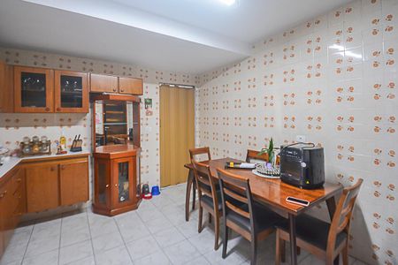 Casa à venda com 140m², 3 quartos e 2 vagasCozinha