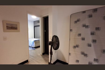 Apartamento à venda com 135m², 2 quartos e 2 vagas Apartamento à venda com 135m², 2 quartos e 2 vagasHall das suítes