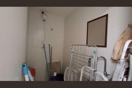 Apartamento à venda com 135m², 2 quartos e 2 vagas Apartamento à venda com 135m², 2 quartos e 2 vagasBanheiro de serviço