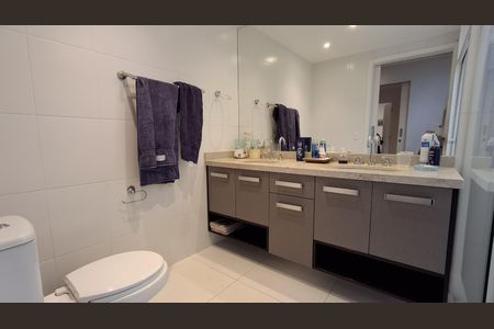 Apartamento à venda com 135m², 2 quartos e 2 vagas Apartamento à venda com 135m², 2 quartos e 2 vagasbanheiro