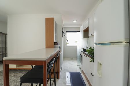 Sala/Cozinha/Área de Serviço de apartamento para alugar com 1 quarto, 38m² em Parque Peruche, São Paulo