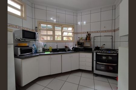 Casa à venda com 315m², 3 quartos e 2 vagas Casa à venda com 315m², 3 quartos e 2 vagasCozinha - Armários