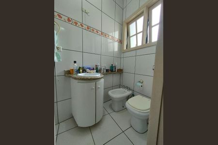 Casa à venda com 315m², 3 quartos e 2 vagas Casa à venda com 315m², 3 quartos e 2 vagasBanheiro - torneira