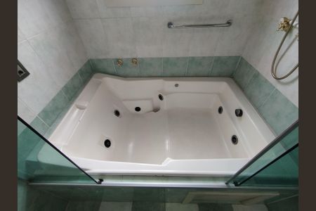 Casa à venda com 315m², 3 quartos e 2 vagas Casa à venda com 315m², 3 quartos e 2 vagasBanheiro - torneira