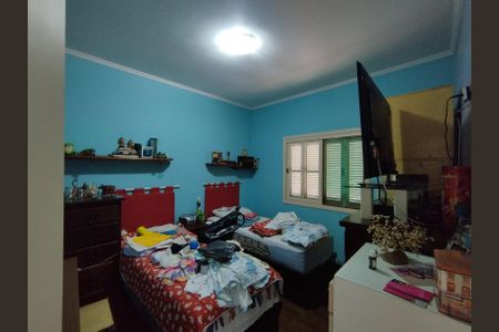 Casa à venda com 315m², 3 quartos e 2 vagas Casa à venda com 315m², 3 quartos e 2 vagasQuarto