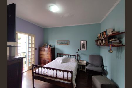 Casa à venda com 315m², 3 quartos e 2 vagas Casa à venda com 315m², 3 quartos e 2 vagasSuíte