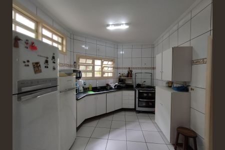 Casa à venda com 315m², 3 quartos e 2 vagas Casa à venda com 315m², 3 quartos e 2 vagasCozinha - Armários