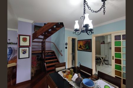 Casa à venda com 315m², 3 quartos e 2 vagas Casa à venda com 315m², 3 quartos e 2 vagasSala