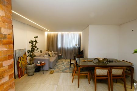 Apartamento à venda com 67m², 2 quartos e 2 vagasSala