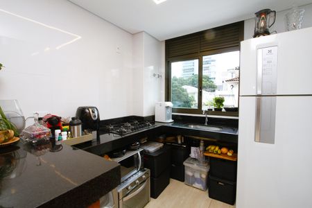 Apartamento à venda com 67m², 2 quartos e 2 vagasCozinha