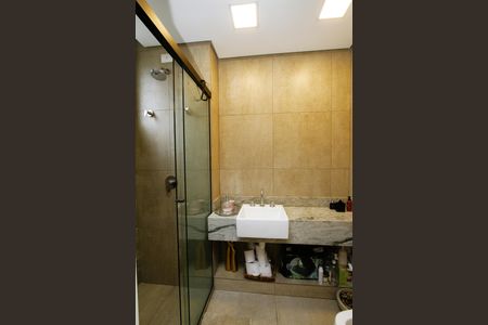 Apartamento à venda com 67m², 2 quartos e 2 vagasBanheiro da Suíte 1