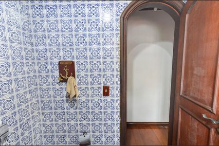 Casa para alugar com 246m², 5 quartos e 4 vagasBanheiro 2