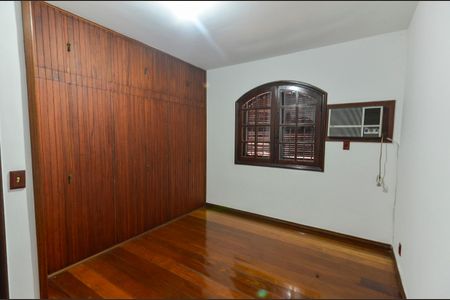 Casa para alugar com 246m², 5 quartos e 4 vagasQuarto 4