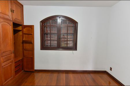 Casa para alugar com 246m², 5 quartos e 4 vagasQuarto 1