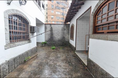 Casa para alugar com 246m², 5 quartos e 4 vagasÁrea de Serviço