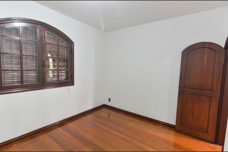 Casa para alugar com 246m², 5 quartos e 4 vagasQuarto 1