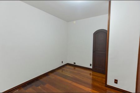 Casa para alugar com 246m², 5 quartos e 4 vagasQuarto 4