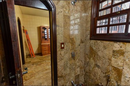 Casa para alugar com 246m², 5 quartos e 4 vagasBanheiro 3