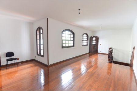 Casa para alugar com 246m², 5 quartos e 4 vagasSala 2