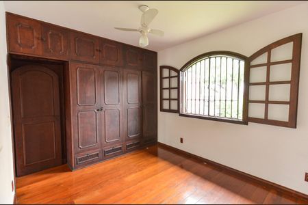 Casa para alugar com 246m², 5 quartos e 4 vagasSuíte