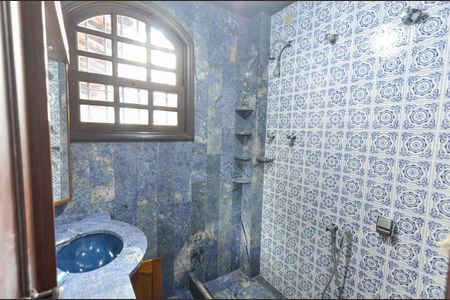 Casa para alugar com 246m², 5 quartos e 4 vagasBanheiro 2