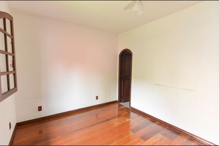 Casa para alugar com 246m², 5 quartos e 4 vagasSuíte