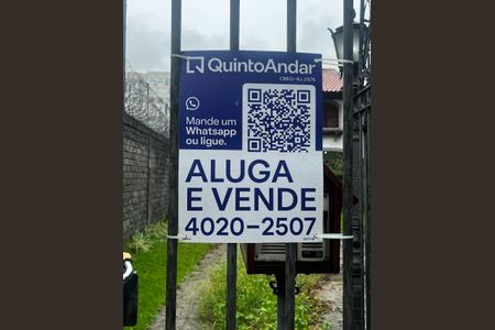 Casa para alugar com 246m², 5 quartos e 4 vagasFachada