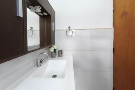 Casa para alugar com 190m², 5 quartos e 4 vagas Casa para alugar com 190m², 5 quartos e 4 vagasCasa 2 - Banheiro