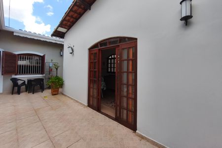 Casa para alugar com 190m², 5 quartos e 4 vagas Casa para alugar com 190m², 5 quartos e 4 vagasQuintal